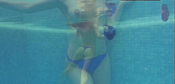  Lina Mercury sexy swimming underwater